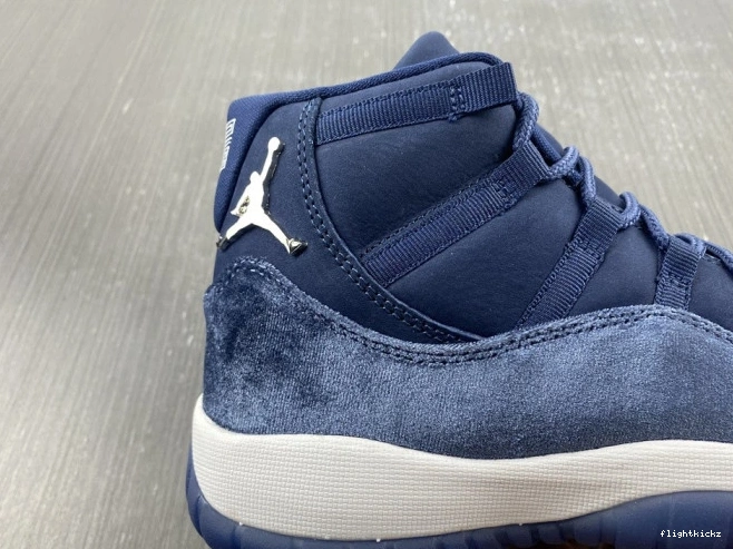 11 AR0715-441 Navy Midnight Air Jordan WMNS Velvet 0731